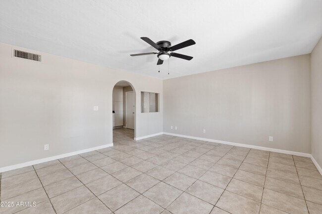 Building Photo - 10535 E Boulder Dr