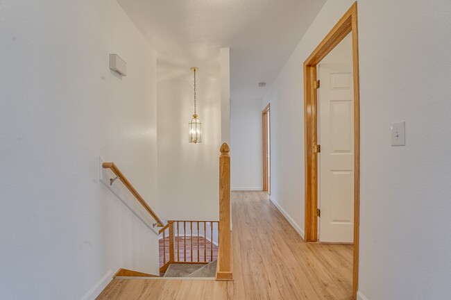 Building Photo - Beautiful 4 bed, 3.5 bath Home in Fort Col...