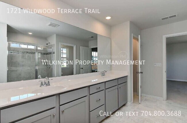 Building Photo - 1721 Wildwood Terrace Trl