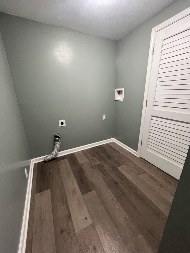 Building Photo - 1620 Avenue C