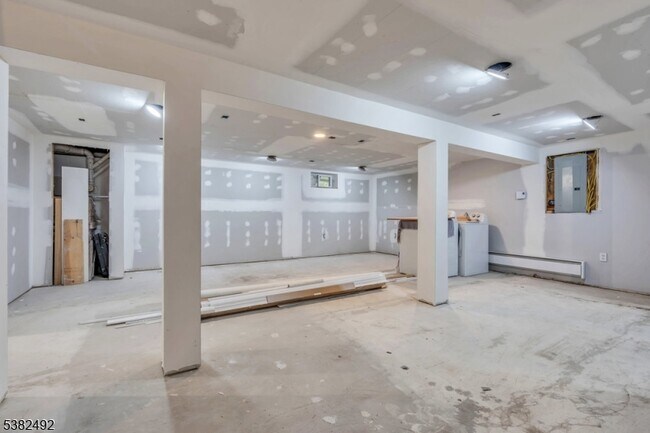 Building Photo - 55 Orchard Dr