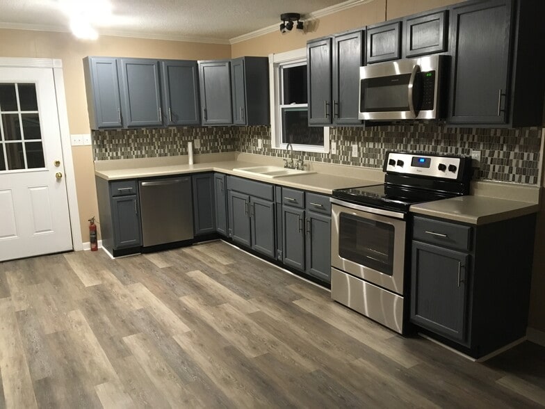 Building Photo - 510 Short St