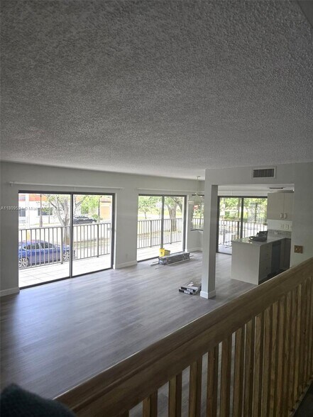 Primary Photo - 4705 SW 62nd Ave