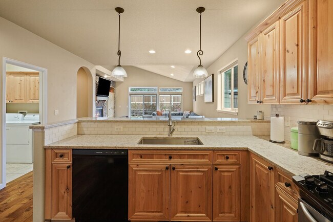 Building Photo - 20482 Jacklight Ln