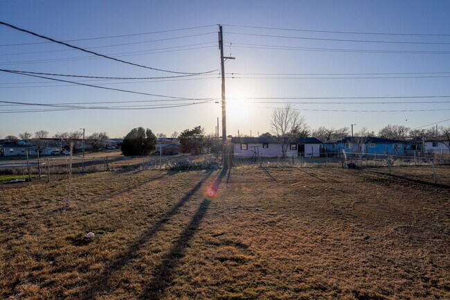 Building Photo - 709 SW 45th St
