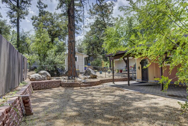 Building Photo - Home for Rent in Prescott!  - Alley Parking