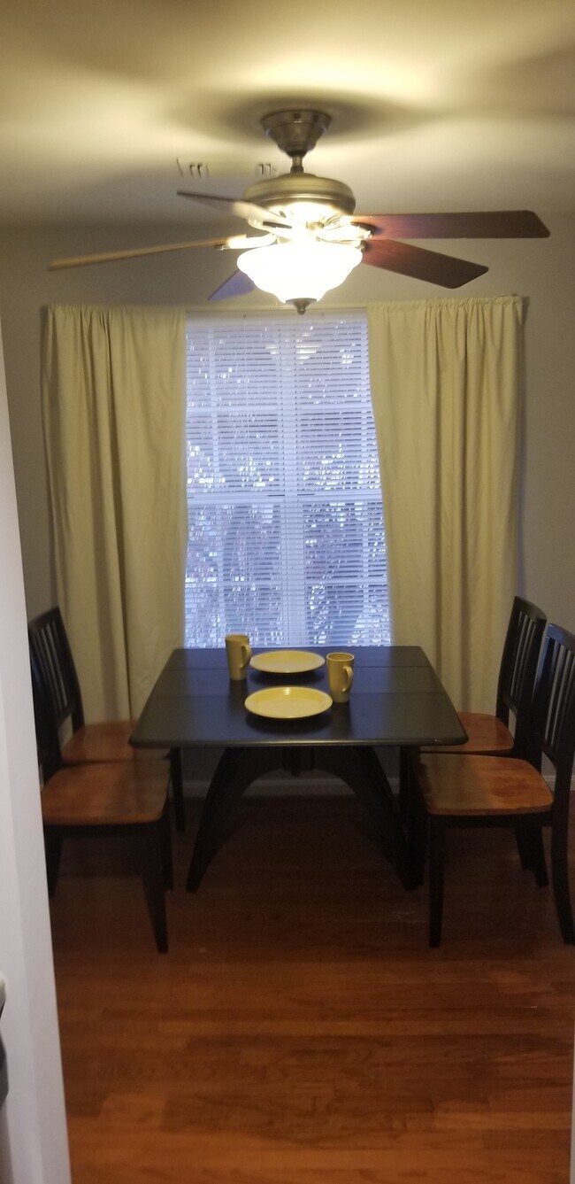 Building Photo - 6425 Richmond Hwy