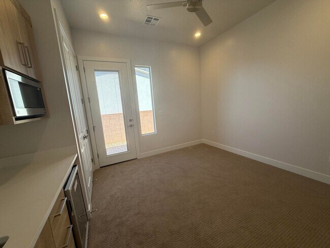 Building Photo - Brand New 4 Bedroom Home!!