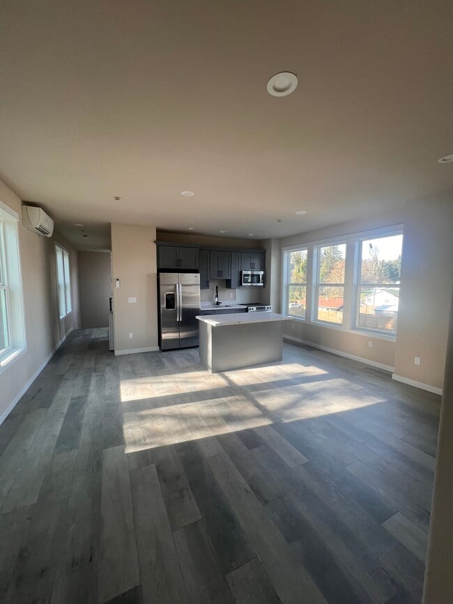 Building Photo - 11416 8th Ave S