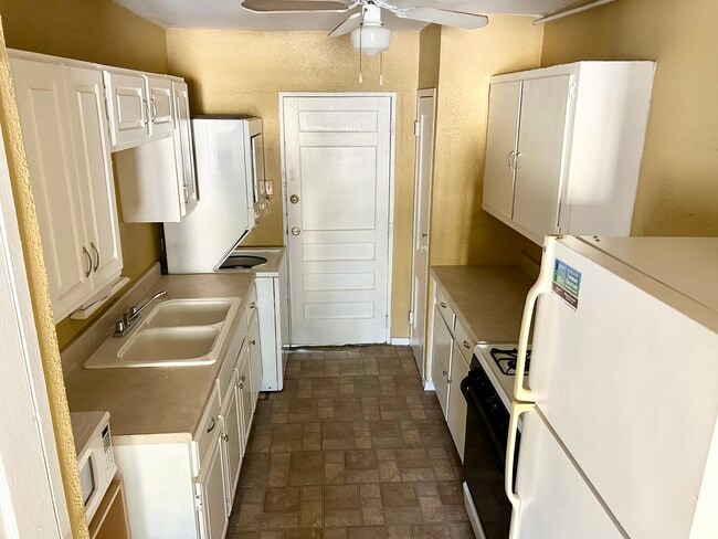 Building Photo - 1801 W Craig Pl