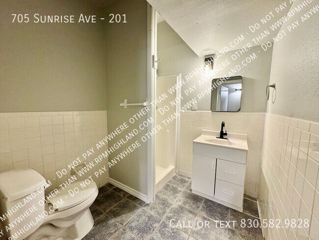 Building Photo - 705 Sunrise Ave