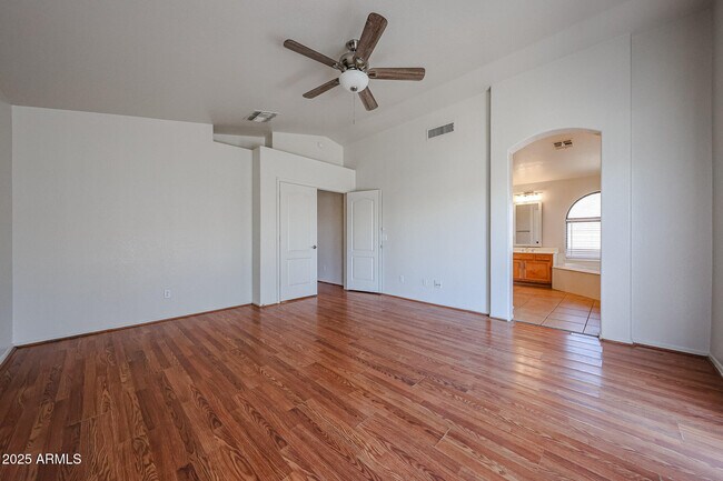 Building Photo - 2568 E Santa Rosa Dr