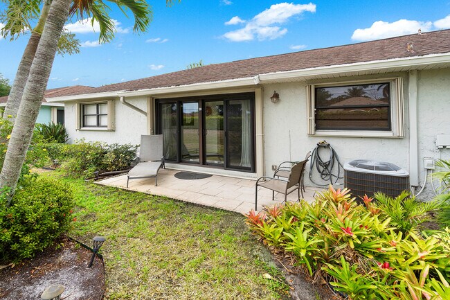 Building Photo - 9815 Pecan Tree Dr