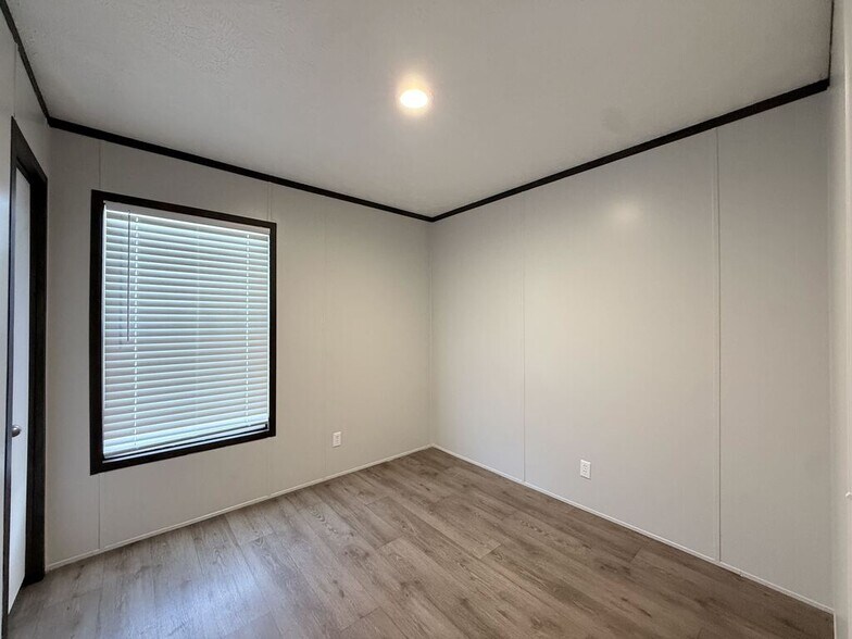 Building Photo - 135 Prairie Dr