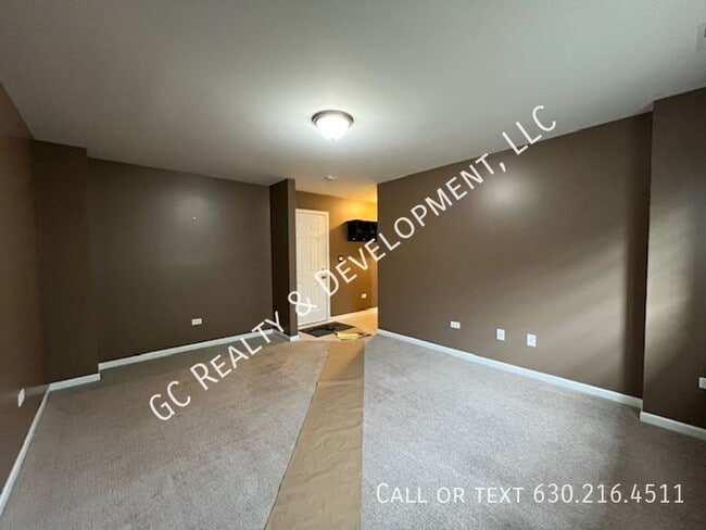 Building Photo - 2522 Dunraven Ave