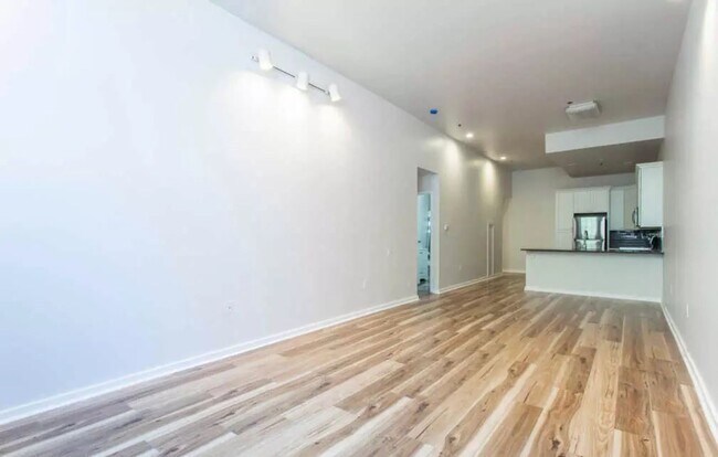 Building Photo - Luxurious 1-Bed/1-Bath Condo At Bridgeview Place! Available January 2026!