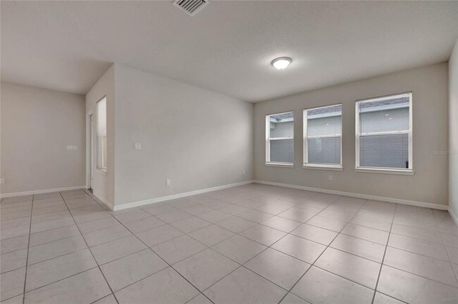 Building Photo - 1917 Summer Serenity Dr
