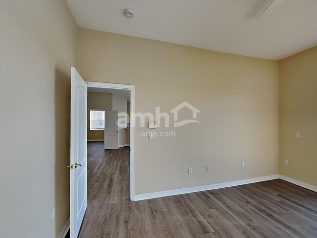 Building Photo - 8215 47th St Cir E