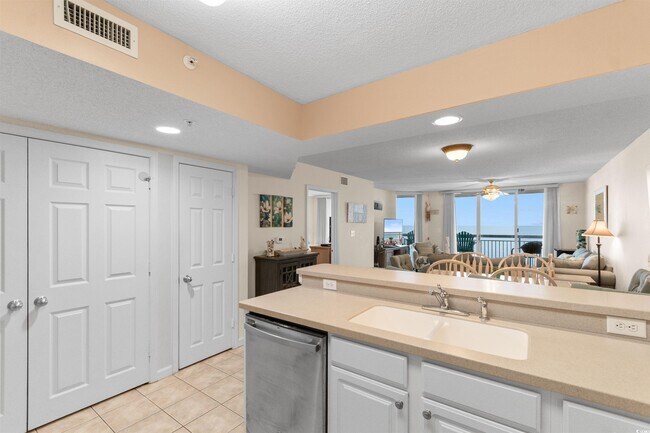 Building Photo - 1003 S Ocean Blvd