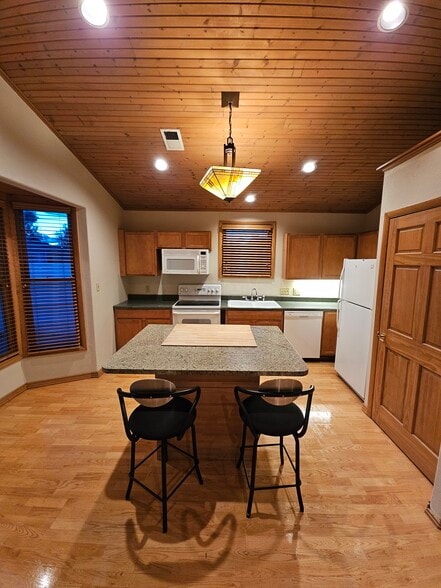 Building Photo - 1705 Fairacre Drive
