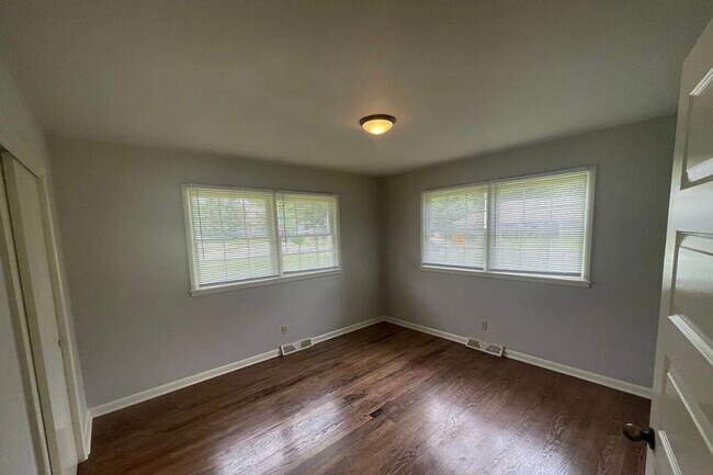 Building Photo - Beautiful 3 bed 2 bath home AVAILABLE NOW!