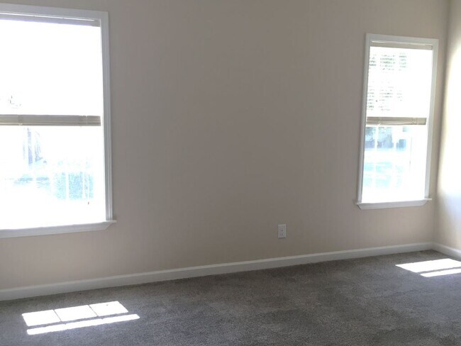 Building Photo - 146 Highland Dr