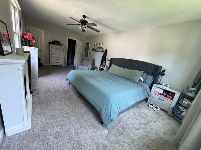 Building Photo - 3 bedroom/ 2.5 bathroom- Smithfield, VA