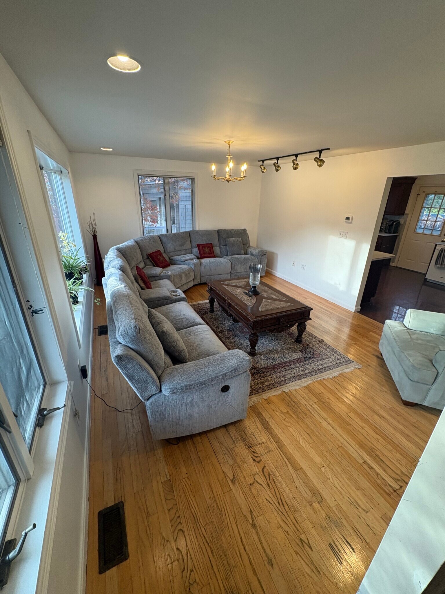 Building Photo - 309 Beacon St