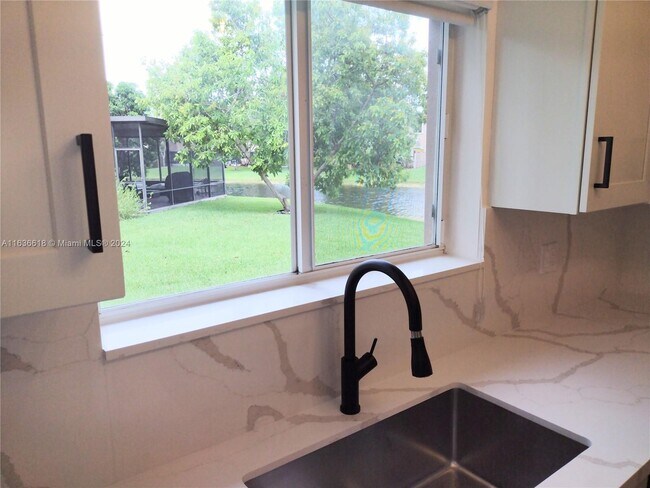 Building Photo - 1740 SW 110th Terrace