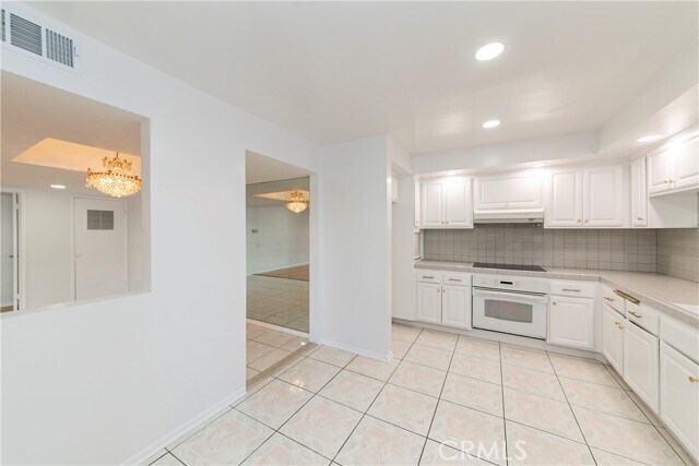 Building Photo - 818 S Lucerne Blvd