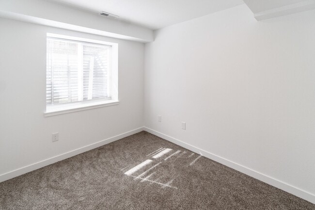 Building Photo - Newly Remodeled Single Family Home in Gate...
