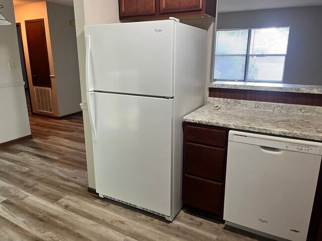 Building Photo - 2 Bedroom Maryville Perfect Location