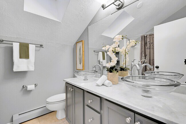 Building Photo - 28585 Evergreen Manor Dr