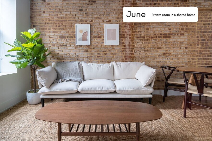 Building Photo - Chic ROOM at The Clark House