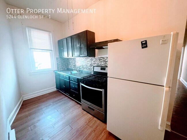Building Photo - 5244 Glenloch St