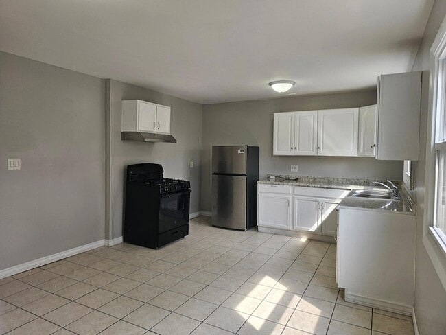 Building Photo - 1533 Tennessee St