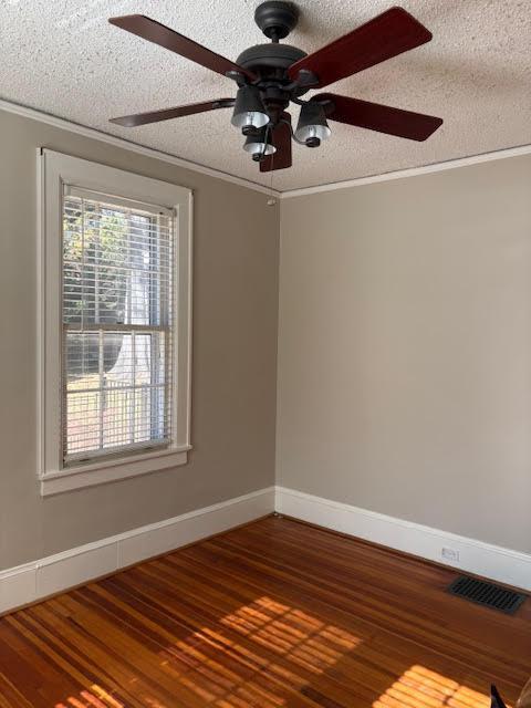 Building Photo - 613 S York St