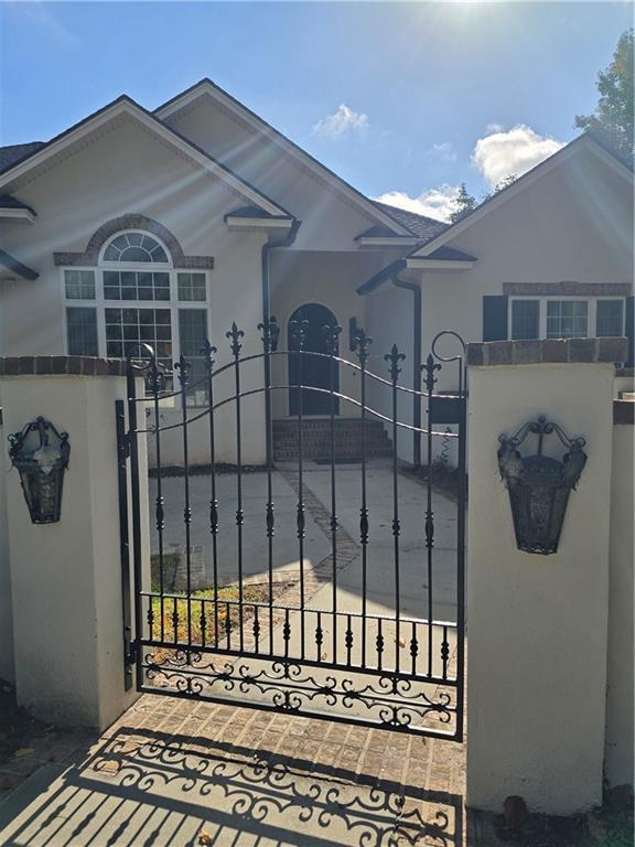 Building Photo - 205 Sutherland Dr