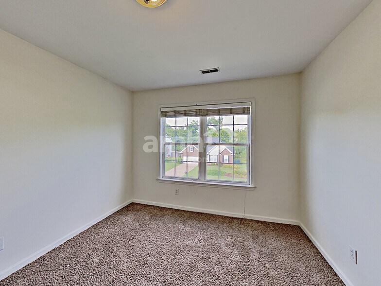 Building Photo - 2709 Aston Woods Ln