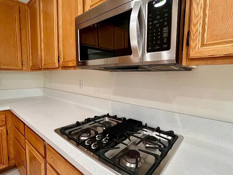 Building Photo - 525 Avenida Ortega