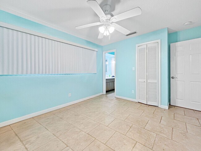 Building Photo - Unfurnished Harbor Hills Home with Creek Views – 3 Bed | 2 Bath