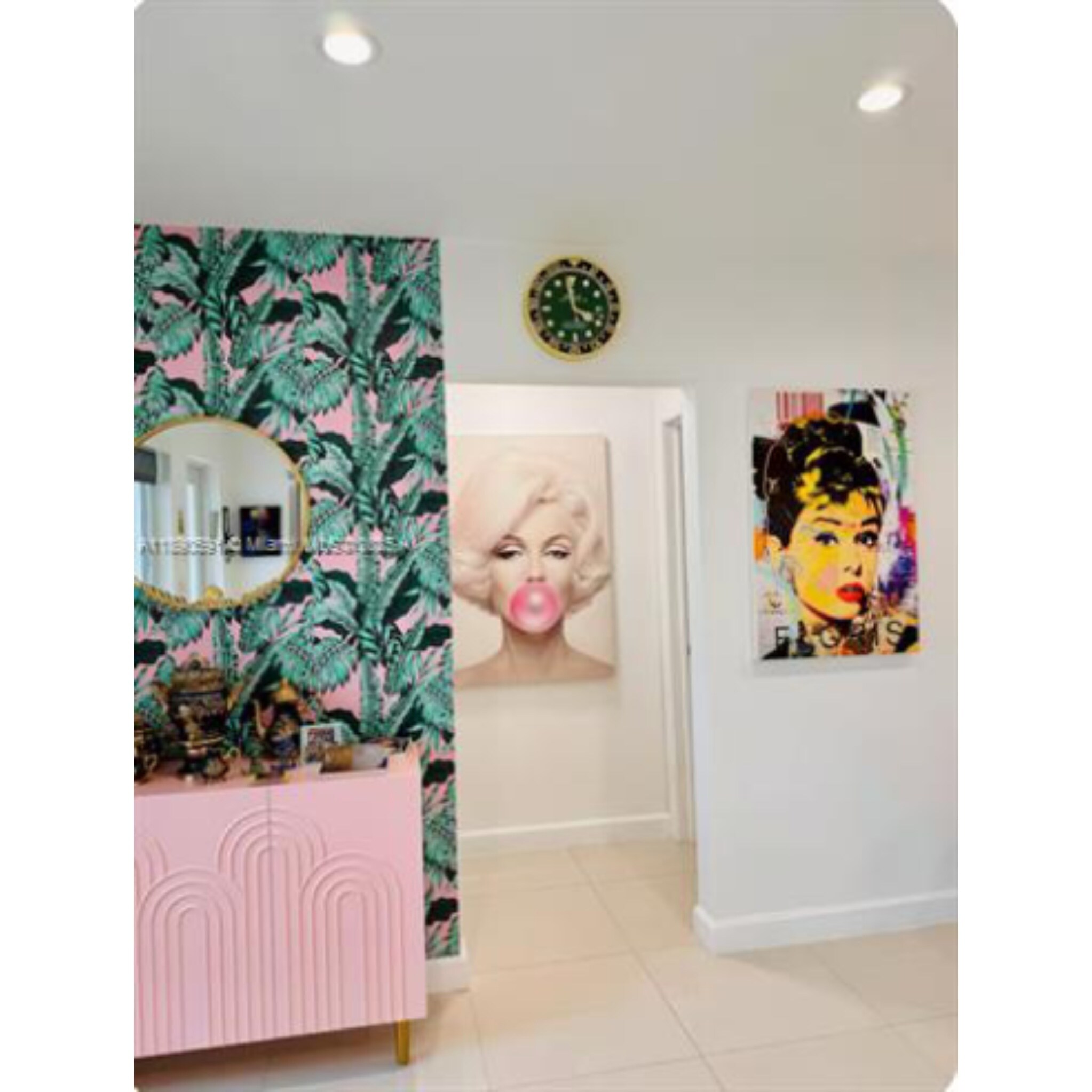 Building Photo - 9240 Byron Ave