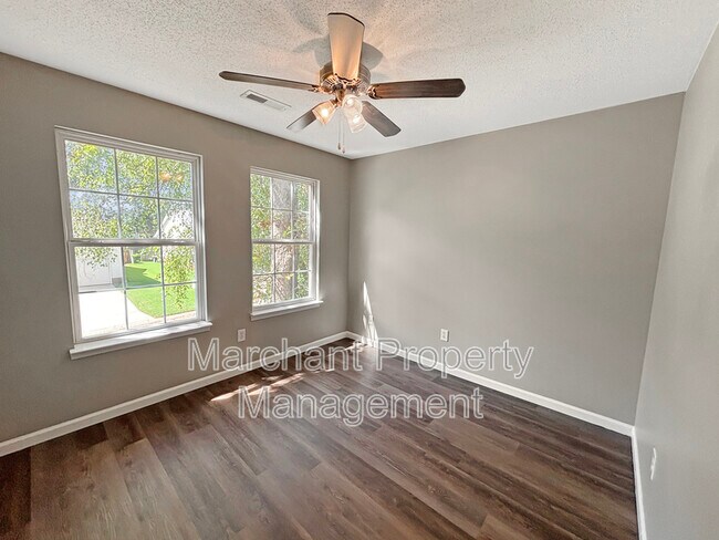 Building Photo - 110 Golden Crest Ct
