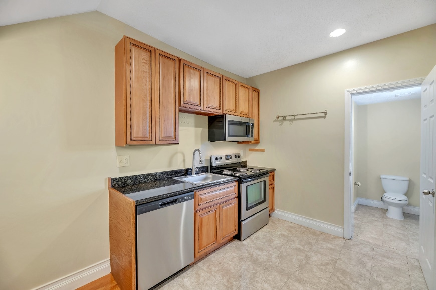 Building Photo - 1865 Newton St NW