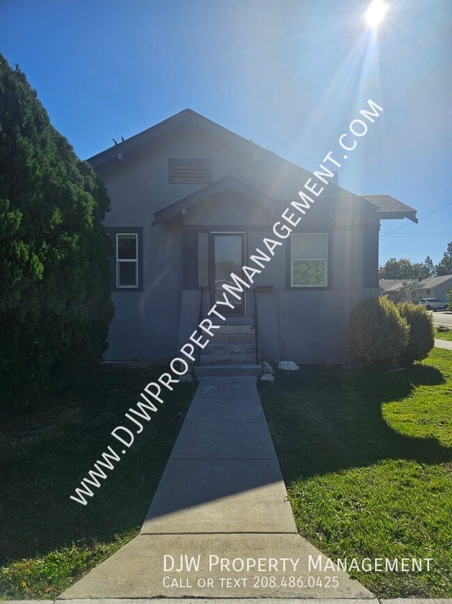 Primary Photo - 424 5th St S