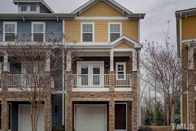Building Photo - 868 Queen City Cres