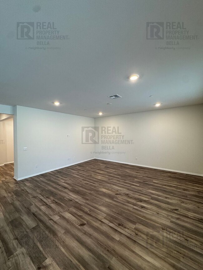 Building Photo - Gorgeous Menifee Pool Home with Downstairs...