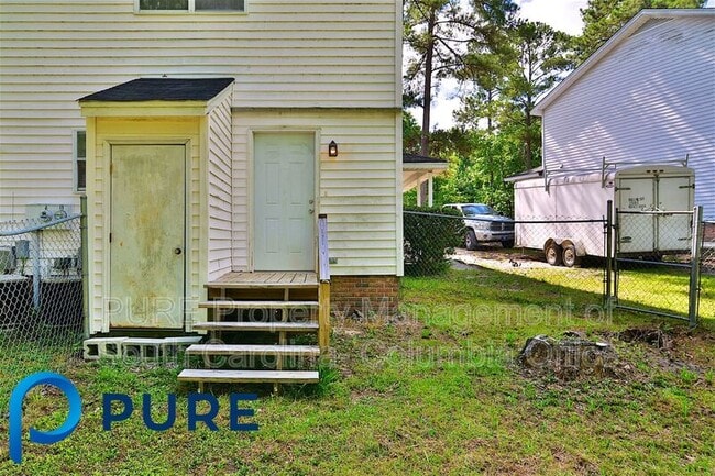 Building Photo - 144 Springwoods Lake Point