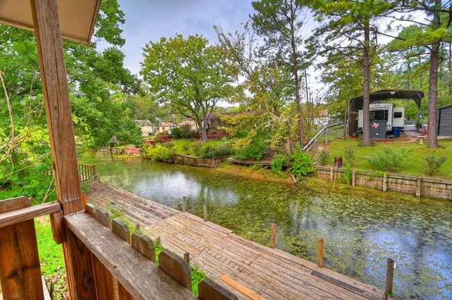 canal - 9574 Darkwood St