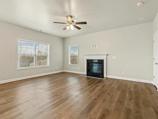 Building Photo - Earn Wealth While Leasing - Like a Homeown...